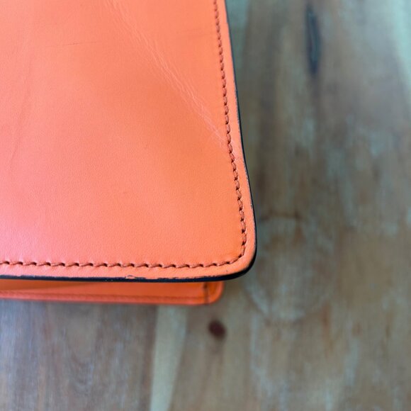 Gucci Leather Sylvie Web Orange Medium - Picture 6 of 16